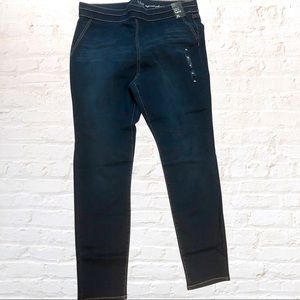 NWT Pull on denim jeans by NY & Co